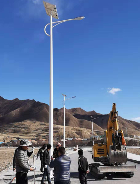 甘南碌曲10米莎车太阳能路灯项目