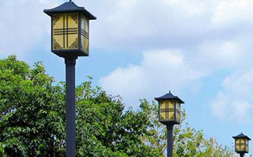 莎车庭院灯安装间距与布灯设计全解析